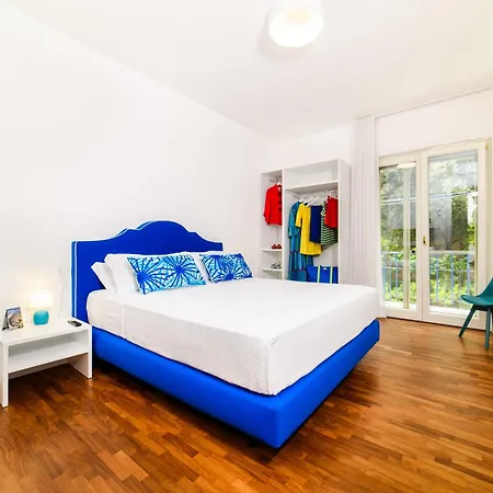 Apartment Ops Right In The Centre Of