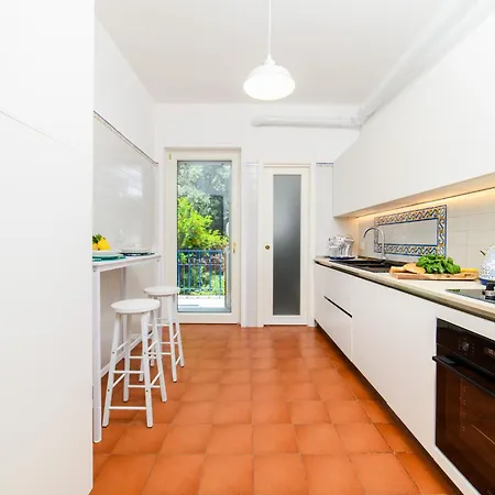 Apartment Ops Right In The Centre Of Sorrento