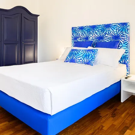 Ops Right In The Centre Of Apartment Sorrento